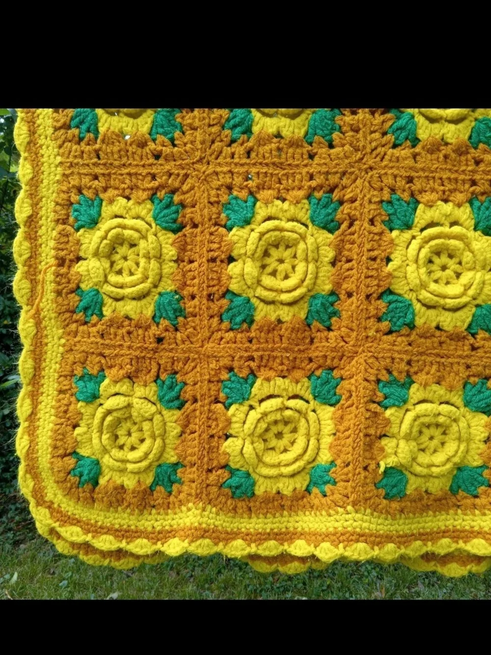 Vtg Handmade Yellow and Orange Crochet 3D Flower Throw Blanket